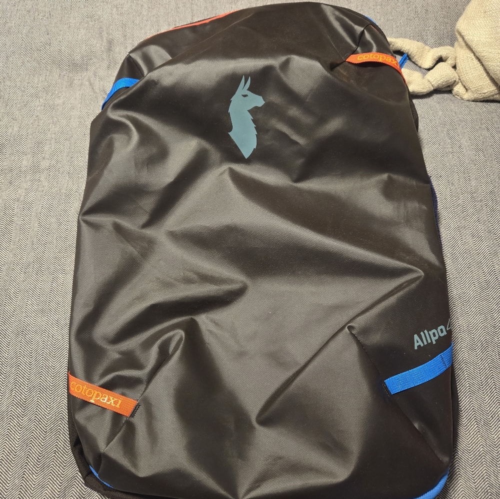 Cotopaxi travel bag